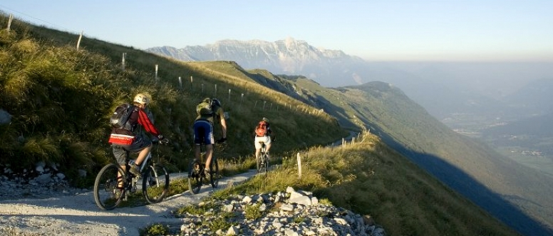 The ascend alone offers splendid views over the Bovec basin and of the Kanin mountain range, whilst the arrival to the ridge of Mt. Stol past the Božca mountain pasture represents a truly unforgettable experience.